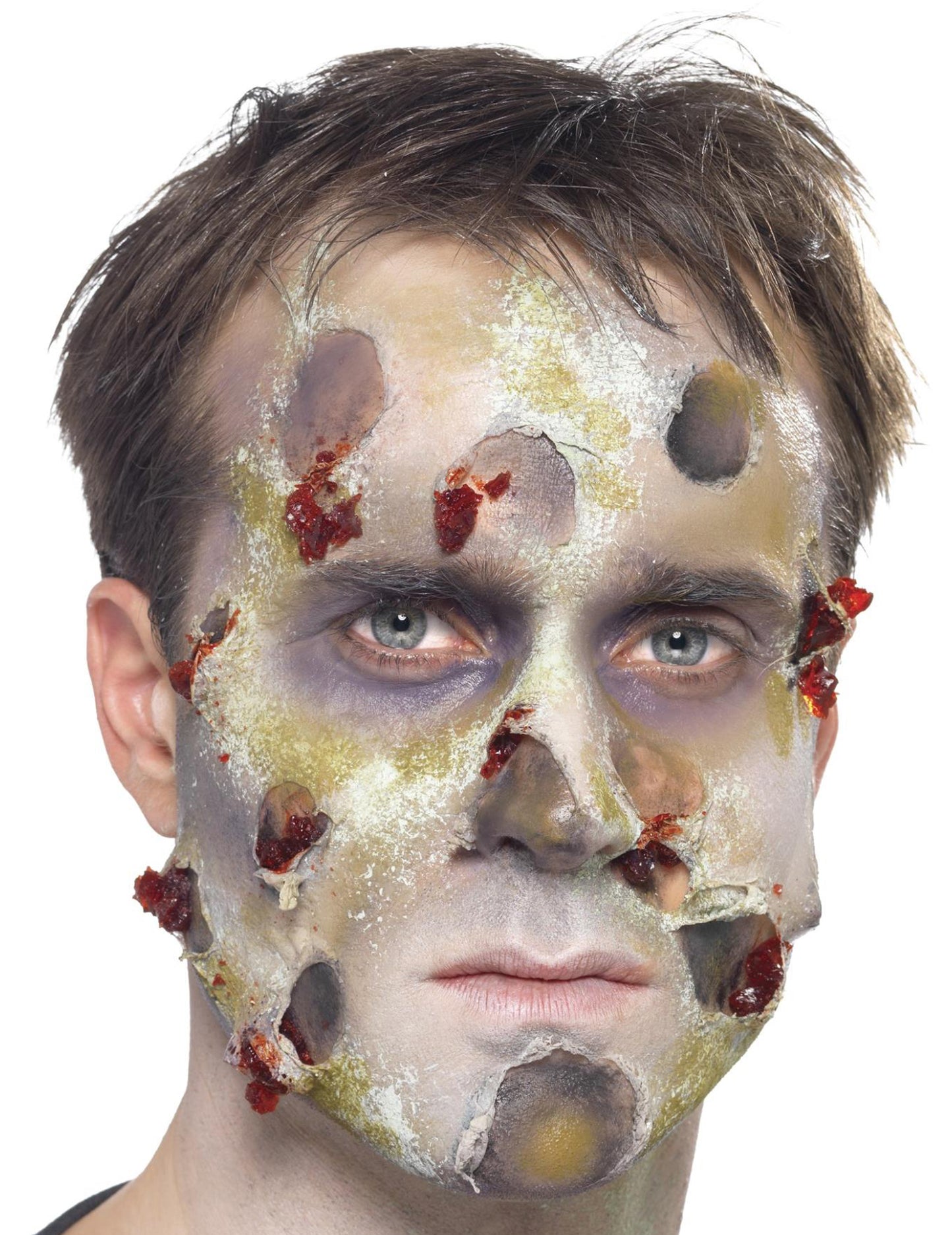 Detailný pohľad na efekty otvorených rán z make-upového kitu pre zombie