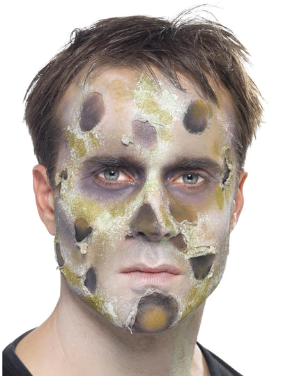 Detail efektov rozkladu z make-upového kitu pre zombie