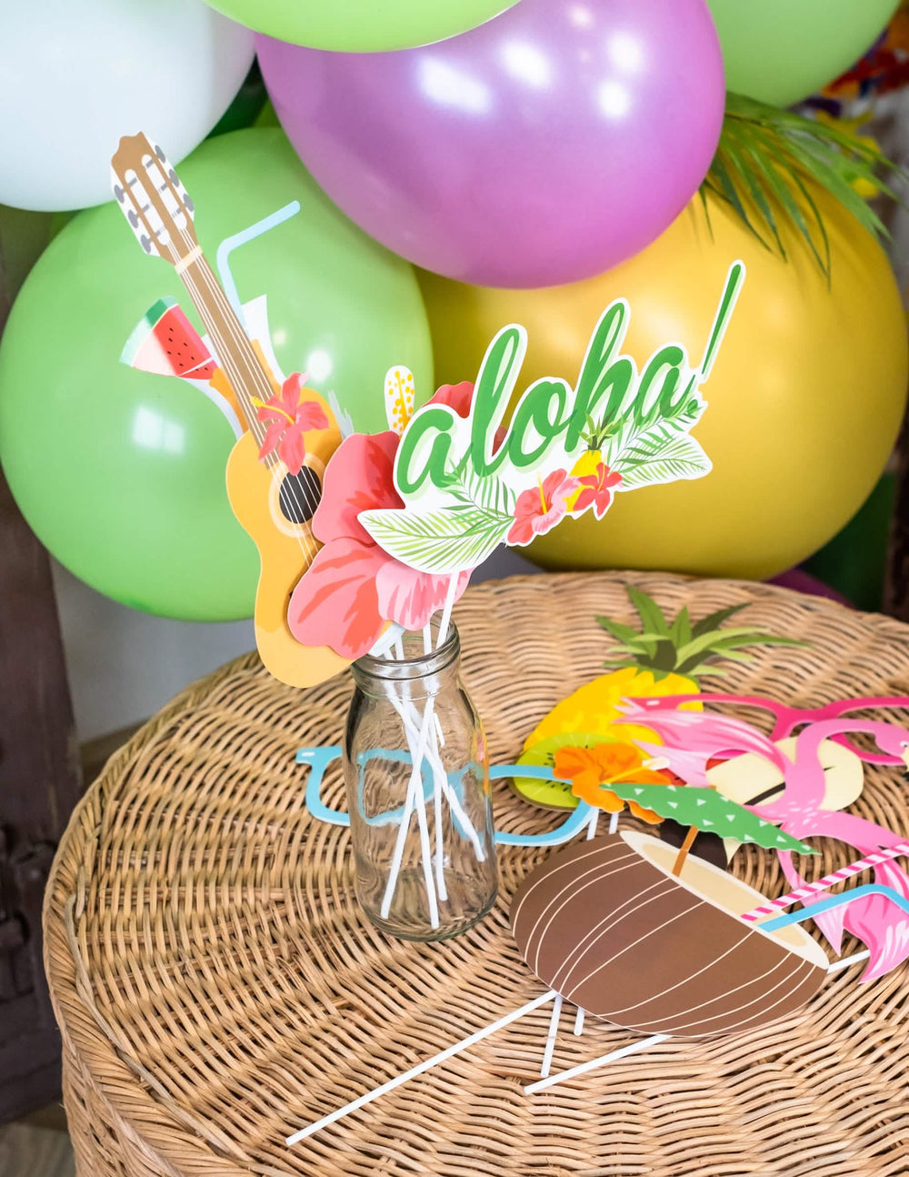 Snímky s doplnky súpravy photobooth havaj
