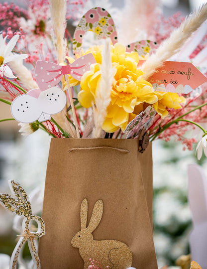 Súprava na fotenie s potlačou zajačika Veľkonočnej slobody s 11 kvetinovými doplnkami