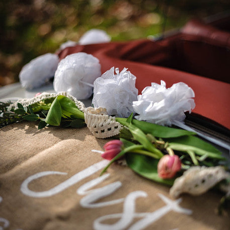 Kompletná rustikálna svadobná súprava z juty a čipky pre novomanželov