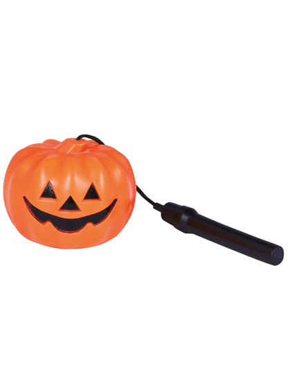 Oranžová tekvicová lampa zdobená Halloween