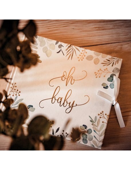 Gros plan sur la couverture du livre d'or oh baby eucalyptus