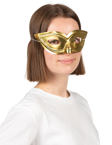 Dospelý lesklý zlatý vlk