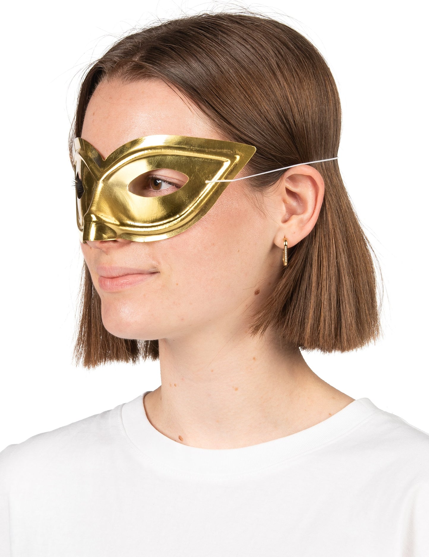 Dospelý lesklý zlatý vlk