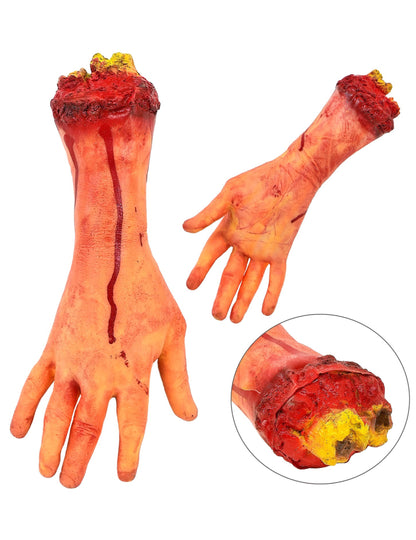 Odrezaná, krvavá ruka v životnej veľkosti
