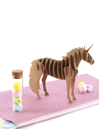 Kartónový model jednorožca 21,5 x 4 x 17 cm samomontáž