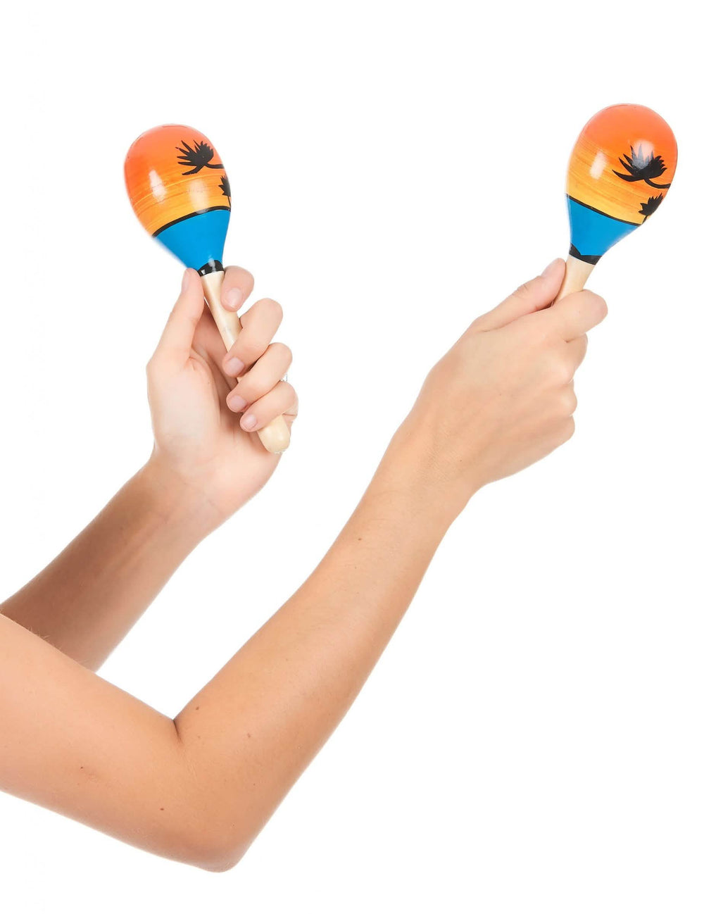 Pohľad na ruky držiace havajské maracas
