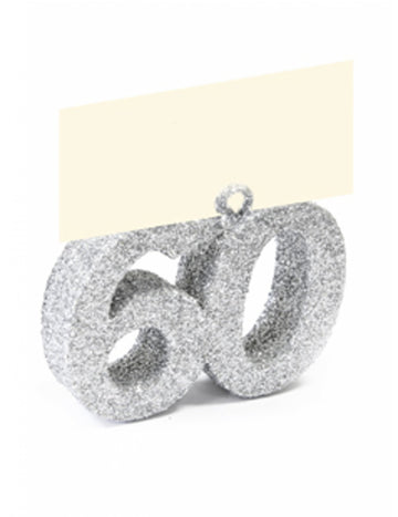 Strieborná trblietavá mienková karta s číslom 60 a menovkou