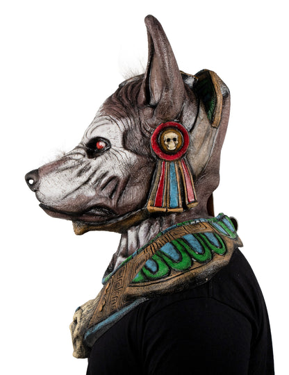 Celotvárová maska príšery s hlavou dospelého psa