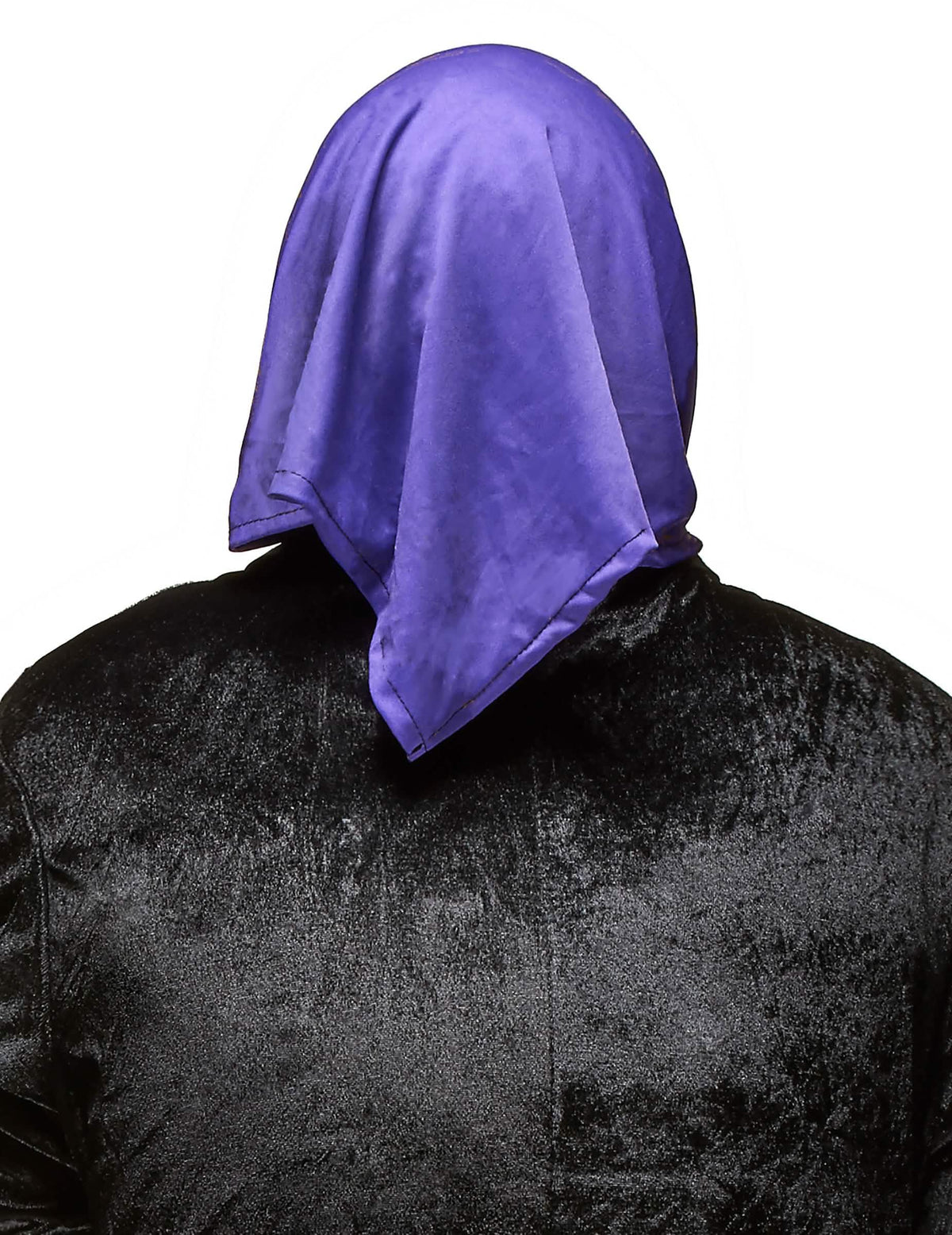 Pohľad zozadu na latexovú masku starej dámy