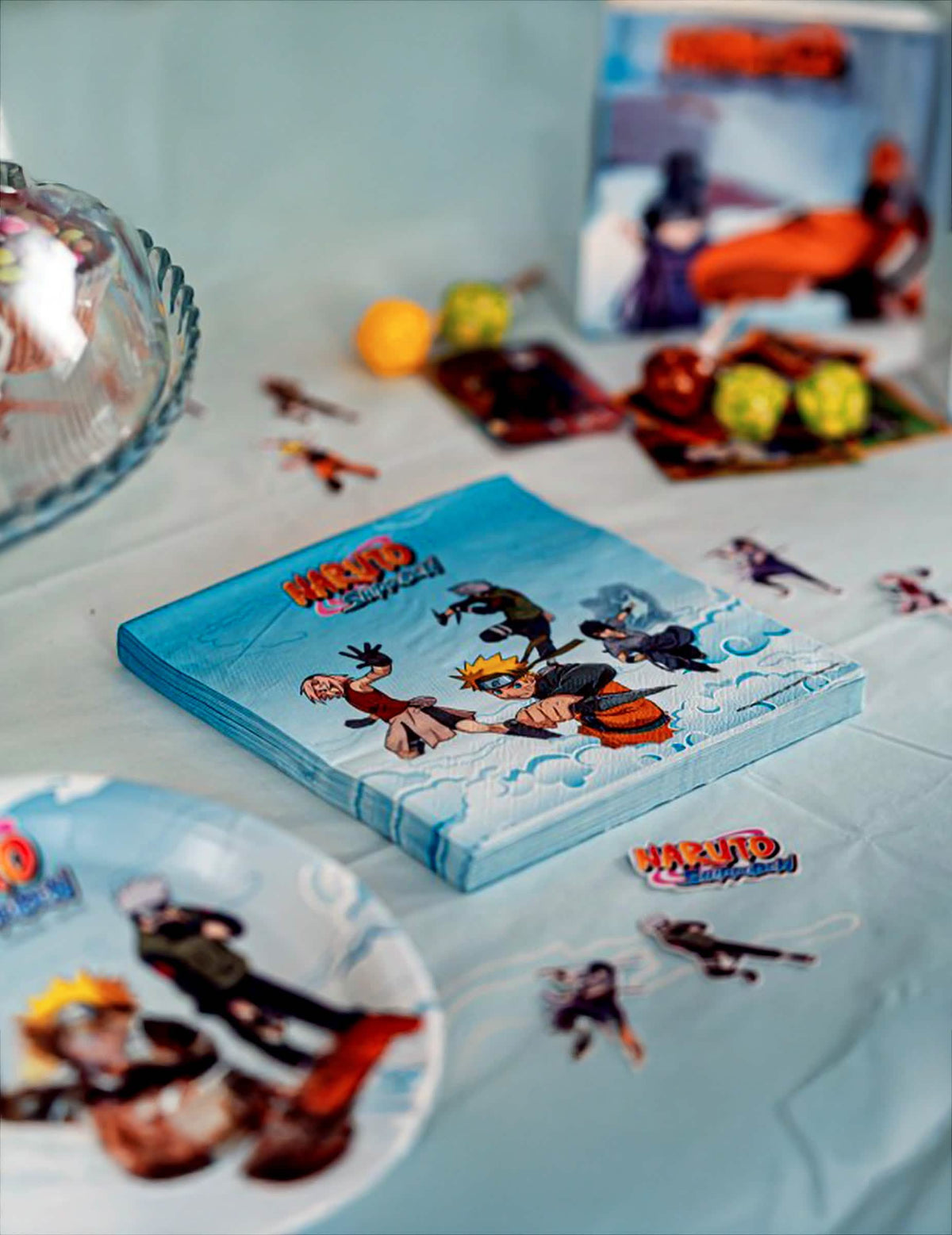 Recyklovateľný papierový obrus Naruto Shippuden™ 136 x 228 cm
