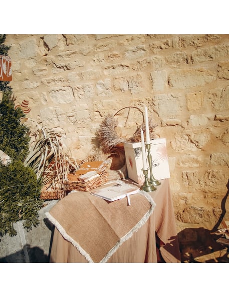 Mise en situation de la nappe en gaze de coton style bohème