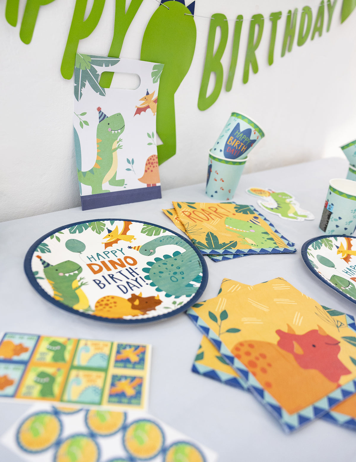 51-dielny balíček dinosaurov k narodeninám