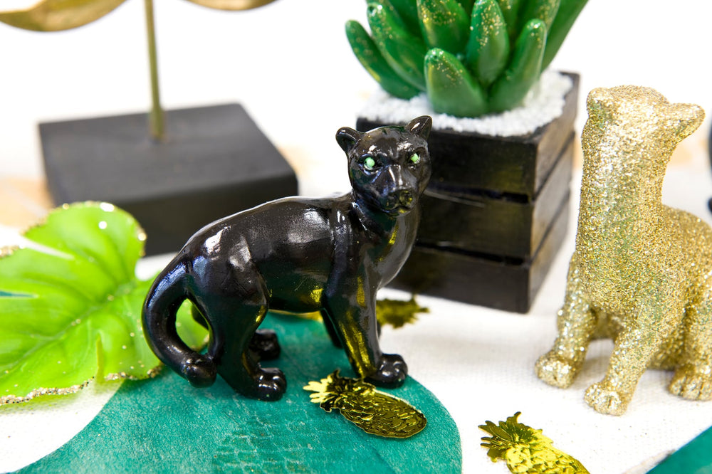 Panthère en résine thème jungle pour décoration noire