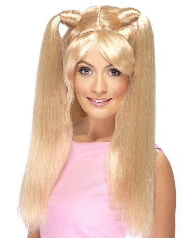 Parochňa dievčenskej skupiny pre ženy blond s vrkôčikmi a drdolmi