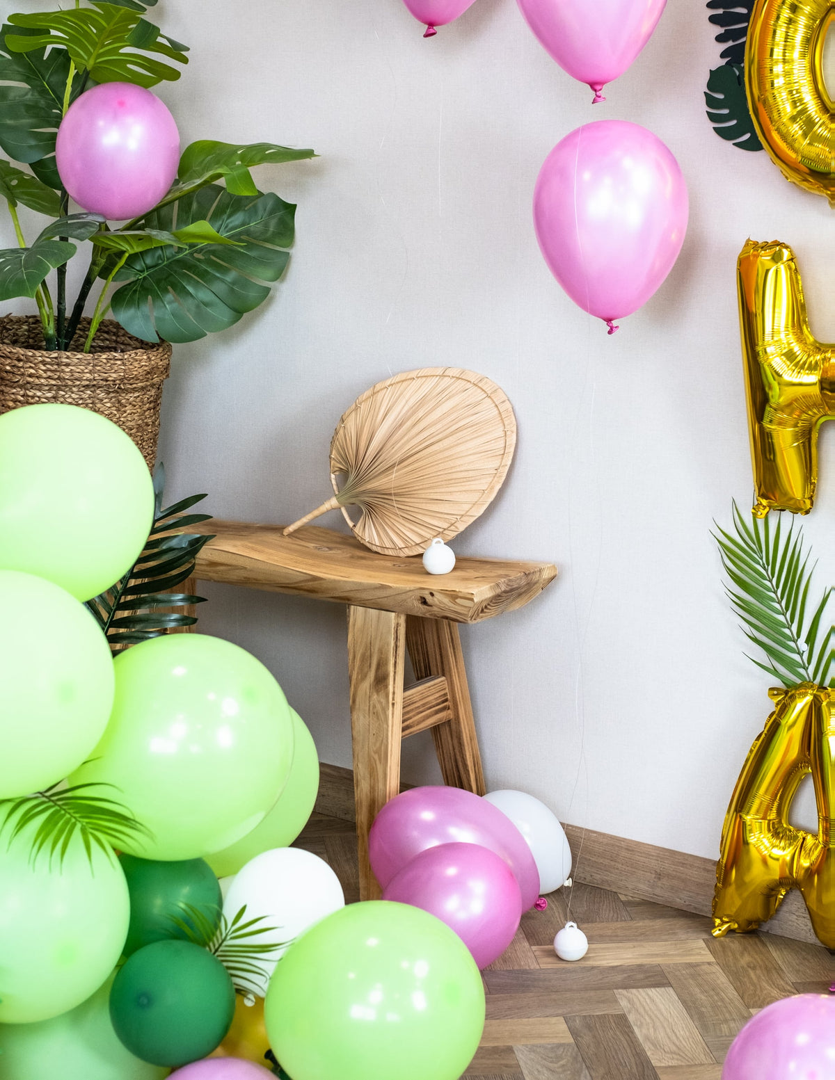 Mise en situation du poids pour ballon hélium blanc