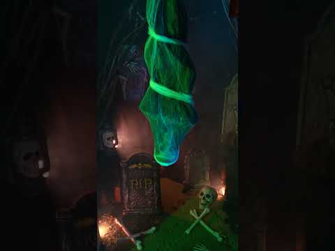 Décoration à suspendre momie lumineuse 75 cm