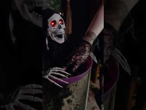 Faucheur macabre avec bol lumineux 52 cm