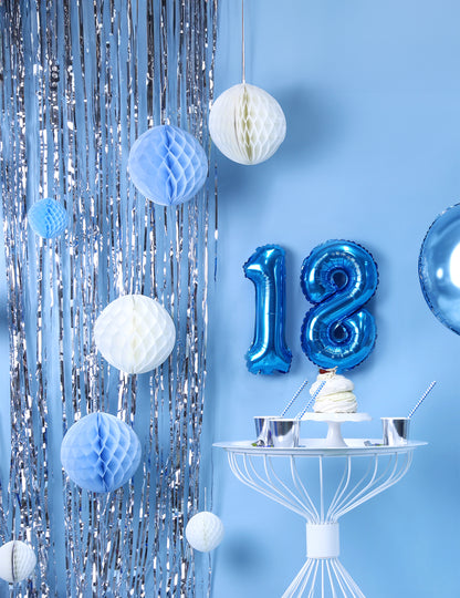 Oslava narodenín s trblietavou opanou na striebornú oslavu