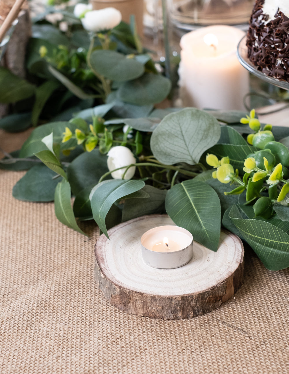 Décoration de table champêtre du rondin de bois naturel pour décoration de mariage