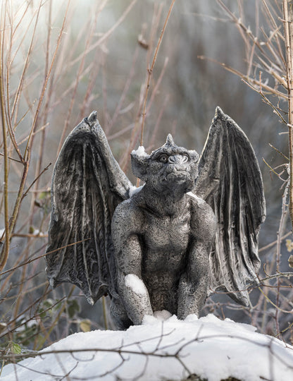 Socha chrliča z oxidu horečnatého, 54 cm