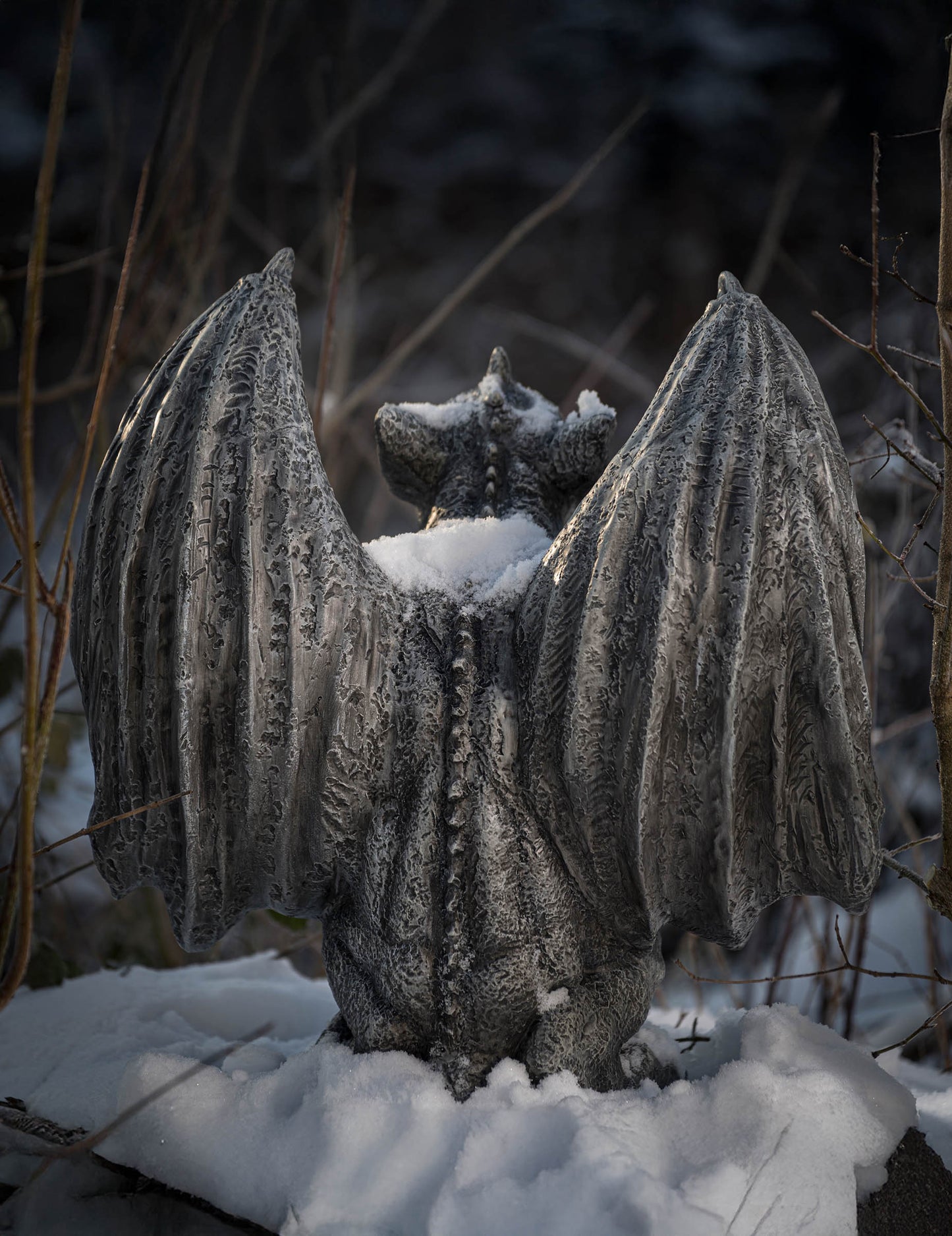 Socha chrliča z oxidu horečnatého, 54 cm