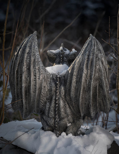 Socha chrliča z oxidu horečnatého, 54 cm