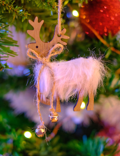 Závesná dekorácia so sobmi s kožušinou 11 cm pre jedľu