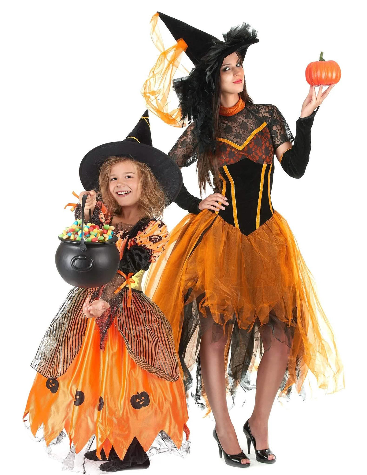 Dvojkostým oranžovej čarodejnice pre matku a dcéru na Halloween