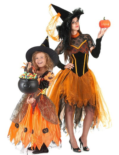 Dvojkostým oranžovej čarodejnice pre matku a dcéru na Halloween