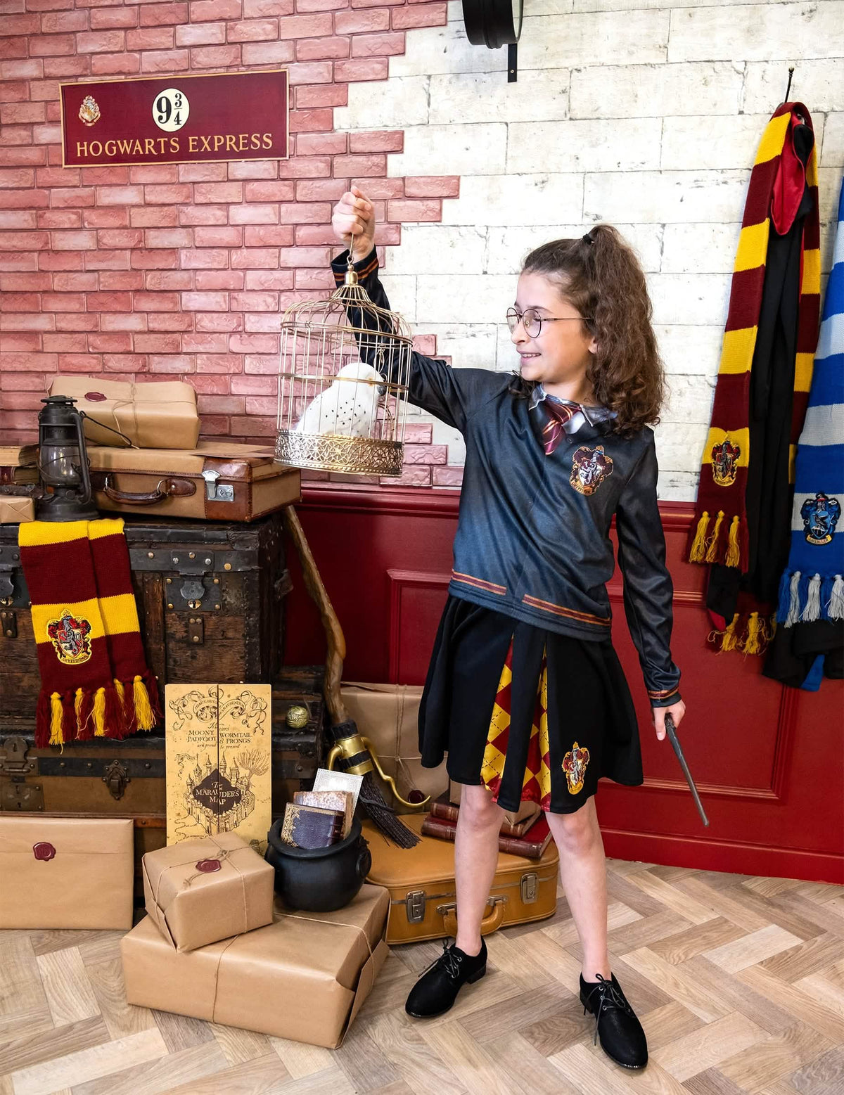 Nosenie topu s nebelovou sukňou Gryffindor Harry Potter